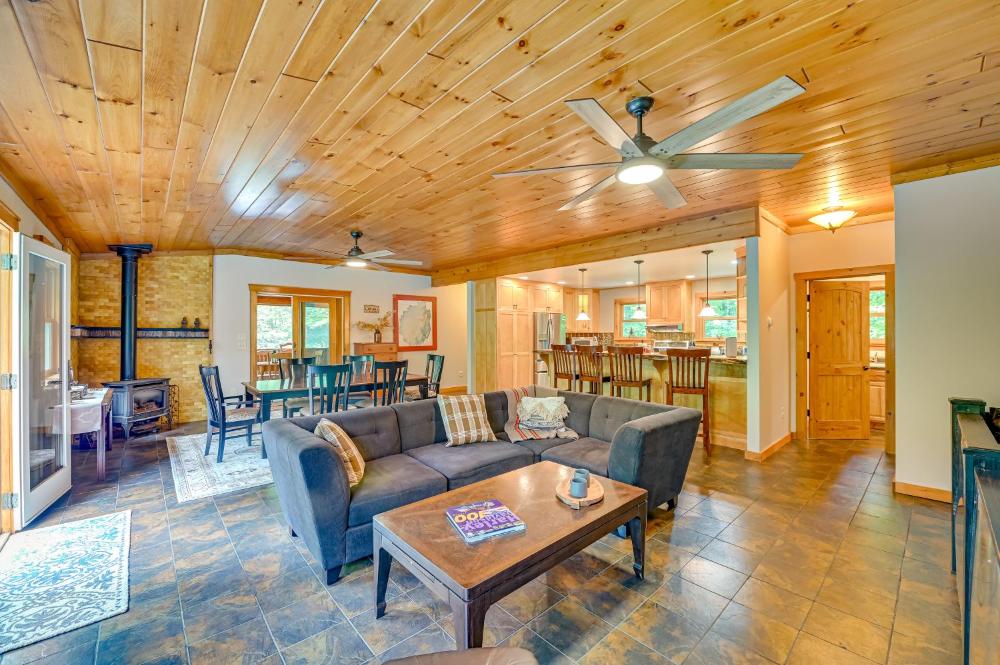 Thendara Cabin on Moose River with Game Room!
